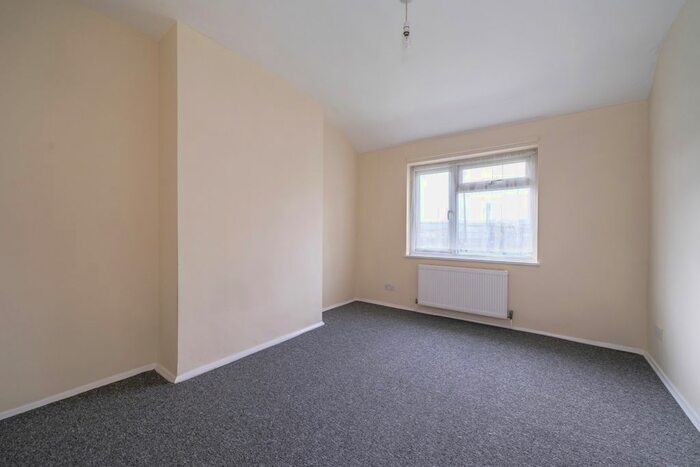 2 Bedroom Flat To Rent In Westmount Centre, Uxbridge Road, Hayes UB4