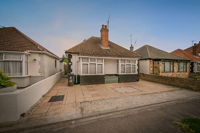 2 Bedroom Detached Bungalow For Sale In Melbourne Road, Clacton-On-Sea, CO15