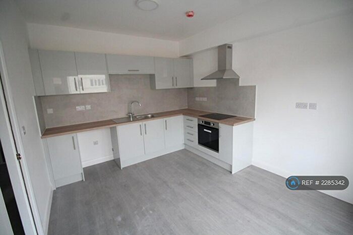 3 Bedroom Flat To Rent In Melton Road, Leicester, LE4