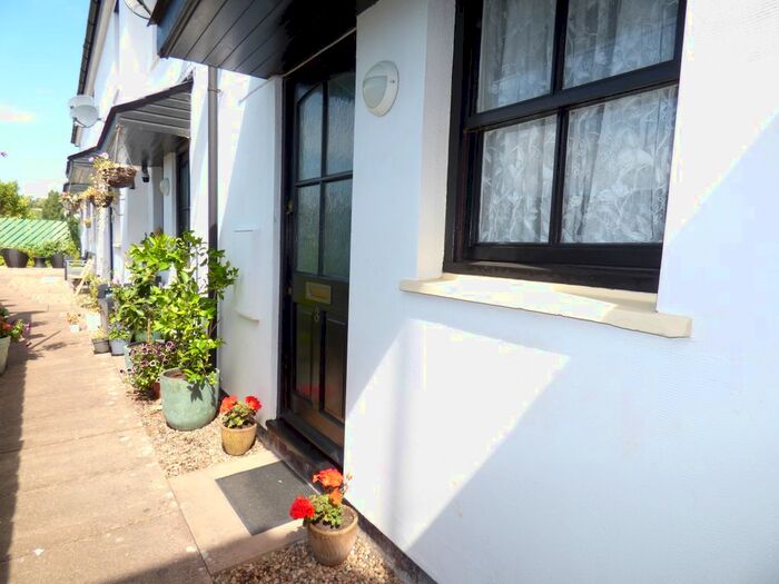 2 Bedroom Maisonette To Rent In Fore Street, Bovey Tracey, Newton Abbot, TQ13