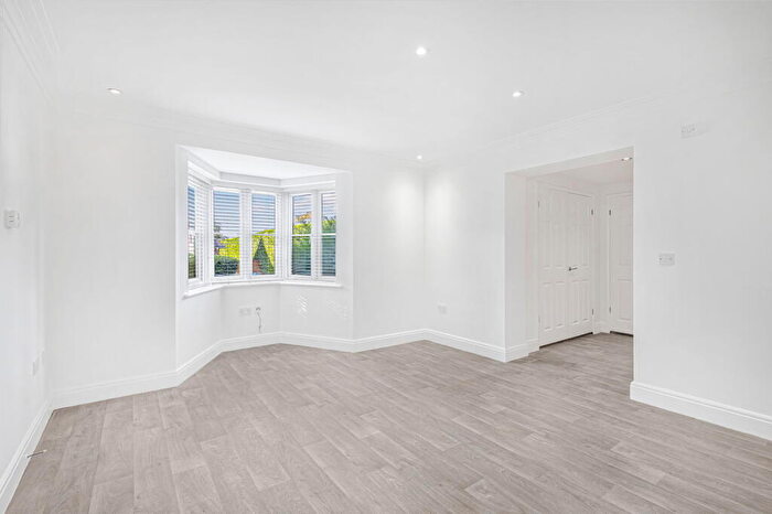 4 Bedroom Detached House To Rent In Privet Mews, Purley, CR8