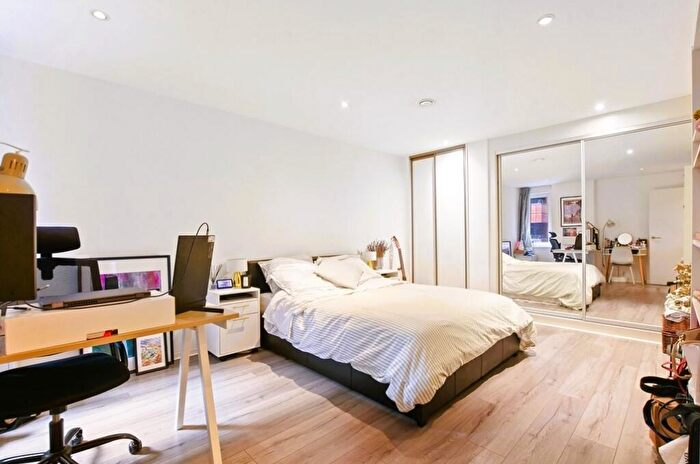 2 Bedroom Apartment For Sale In The Saddler Building, Wharf Road, London, N1 - Photo 6