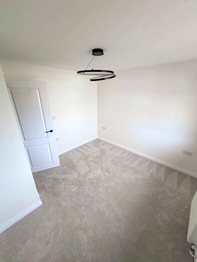 3 Bedroom Bungalow For Sale In Lytham Road, Broadstone, BH18 - Photo 11