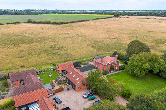 3 Bedroom Barn Conversion For Sale In A Stunning Barn Conversion In Bradfield With Far Reaching Field Views., NR28