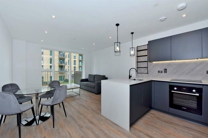 2 Bedroom Apartment To Rent In Darjeeling House, Memorial Avenue, Slough, SL1