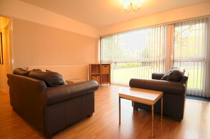 2 Bedroom Flat To Rent In Elmwood Court, Pershore Road, B5
