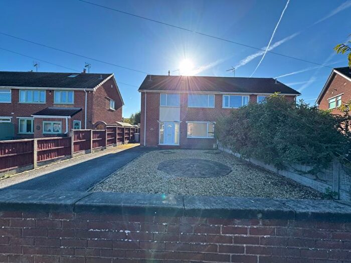 3 Bedroom Semi-Detached House To Rent In Hawthorn Drive, Ollerton, NG22