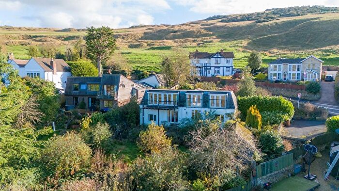 4 Bedroom Detached House For Sale In Cleeve Hill, Cheltenham, GL52