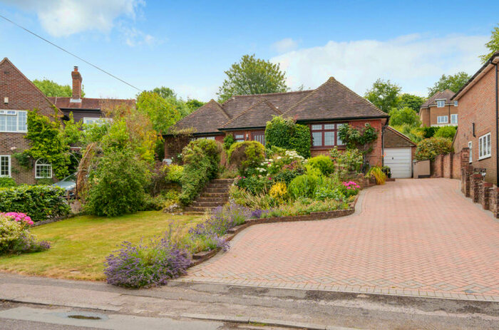 4 Bedroom Detached House For Sale In Manor Way, Onslow Village, Guildford, GU2