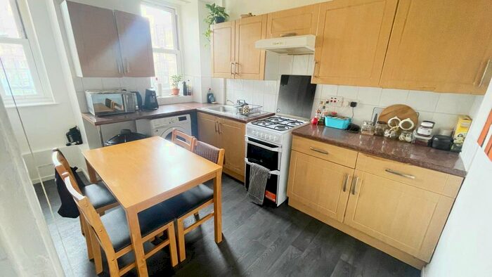 3 Bedroom Flat To Rent In Homerton High St, London, E9