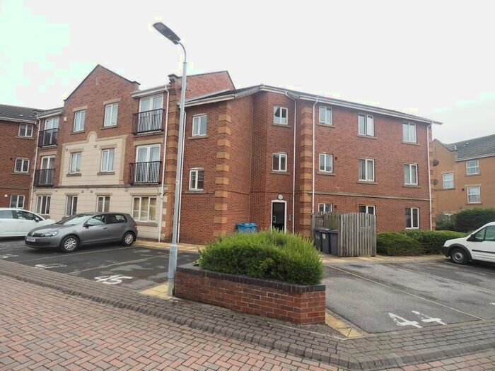 2 Bedroom Flat To Rent In Lock Keepers Court, Victoria Dock, Hull, HU9