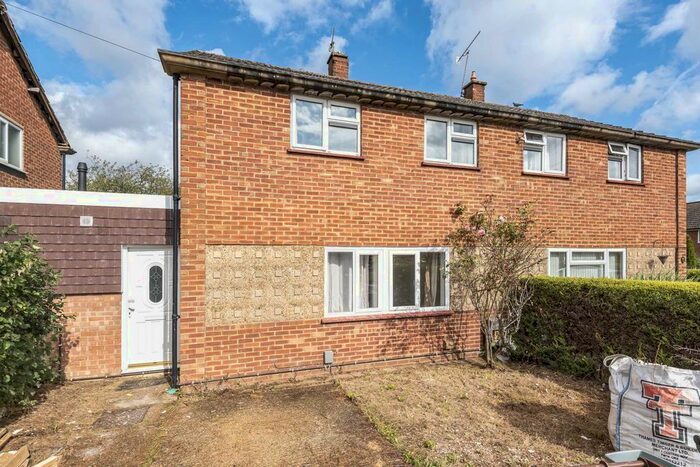 7 Bedroom Semi-Detached House To Rent In Homestall, Guildford GU2