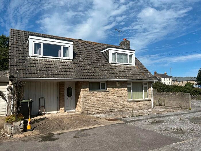 3 Bedroom Detached House For Sale In Victoria Avenue, Swanage, Dorset, BH19