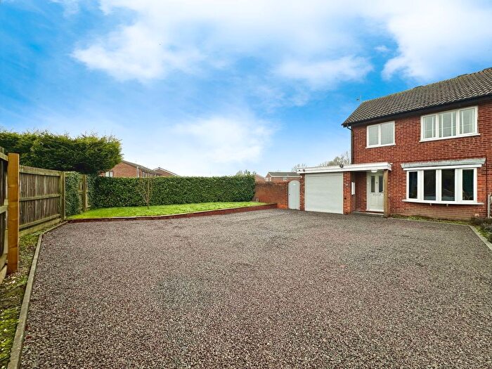 3 Bedroom Semi Detached House For Sale In Sutherland Grove, Perton, Wolverhampton, WV6