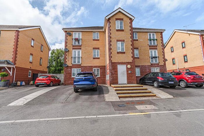 2 Bedroom Apartment For Sale In Llwyn David, Barry, CF62