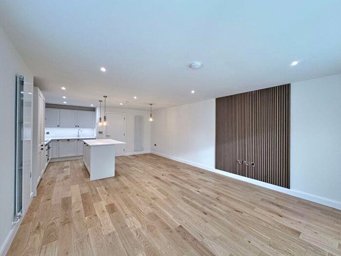 4 Bedroom Detached House For Sale In Skylark Gardens, Hooton Road, Cheshire, CH66