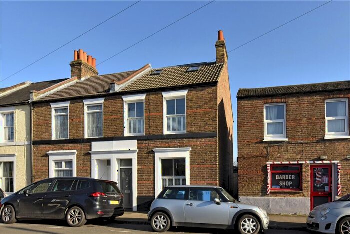 3 Bedroom Terraced House To Rent In Alexandra Road, Windsor, Berkshire, SL4