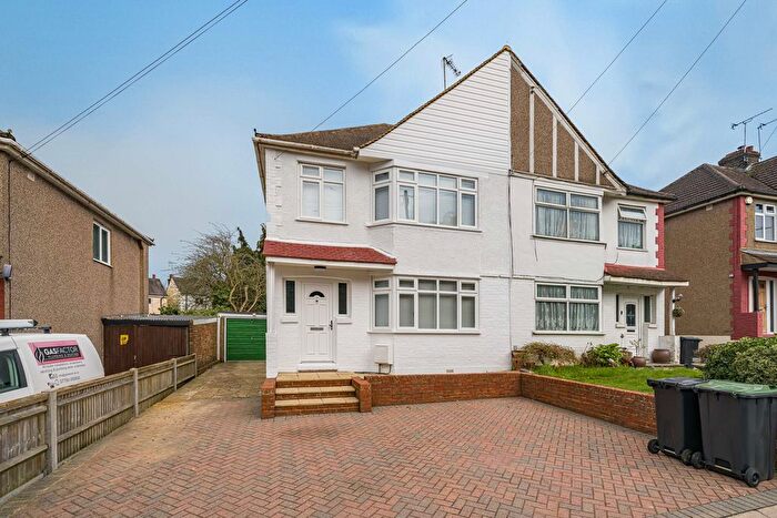 3 Bedroom Semi-Detached House For Sale In Springhead Road, Gravesend, DA11