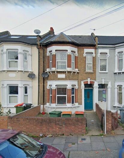 3 Bedroom Flat To Rent In Victoria Avenue, London, E6