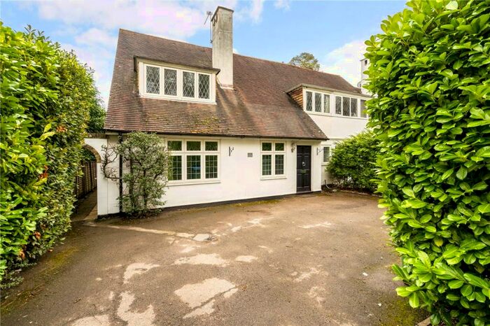4 Bedroom House To Rent In East Road, St Georges Hill, WEybridge, KT13