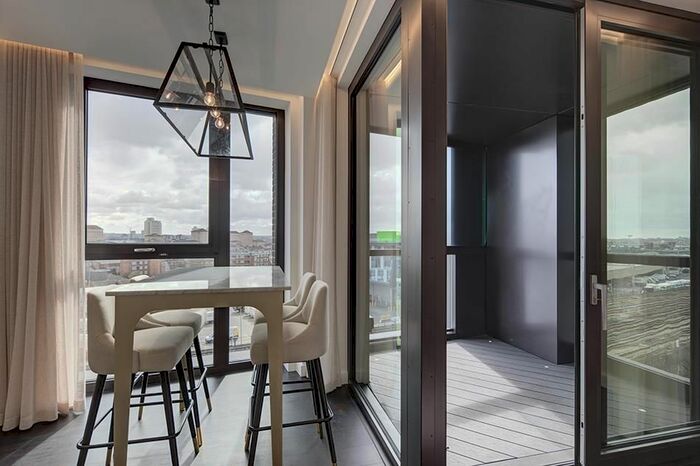2 Bedroom Flat To Rent In Charles Clowes Walk, London, SW8