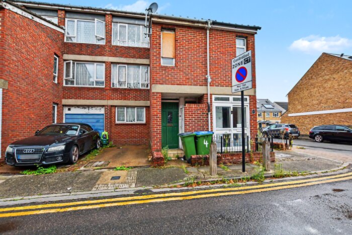 5 Bedroom Terraced House For Sale In Davern Close, Greenwich, SE10
