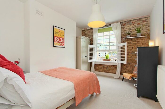 2 Bedroom Flat To Rent In Johnson Street, London, E1