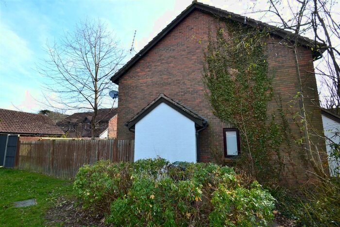 1 Bedroom Mews To Rent In Maize Croft, Horley, RH6