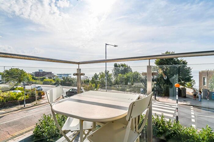 2 Bedroom Apartment To Rent In The Ridgeway, Chalkwell, Westcliff-on-Sea, SS0