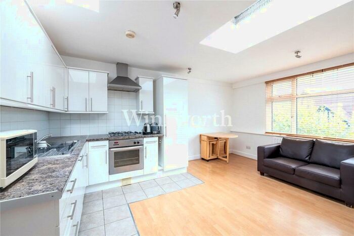 2 Bedroom Apartment To Rent In Ravenscroft Avenue, London, NW11
