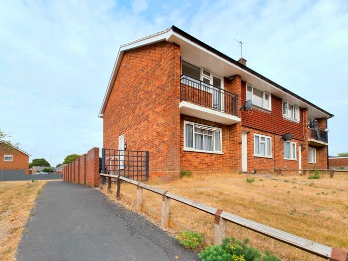 2 Bedroom Flat To Rent In Sullivan Road, Brighton Hill, Basingstoke, RG22