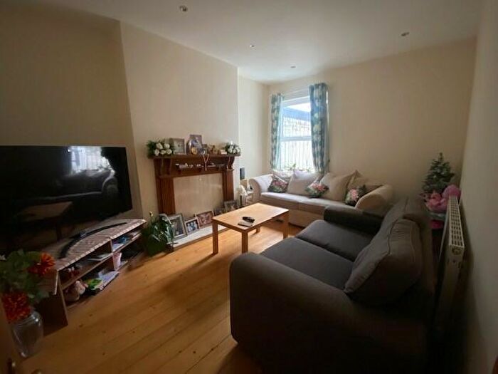 4 Bedroom Terraced House To Rent In Russell Road, L18