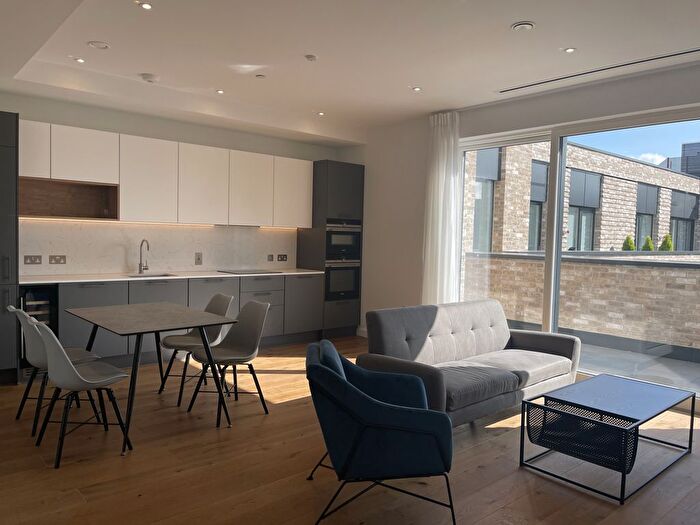 2 Bedroom Flat To Rent In Fisherton Street, Greater London, NW8