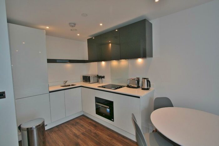 1 Bedroom Flat To Rent In Churchill Place, Basingstoke, RG21