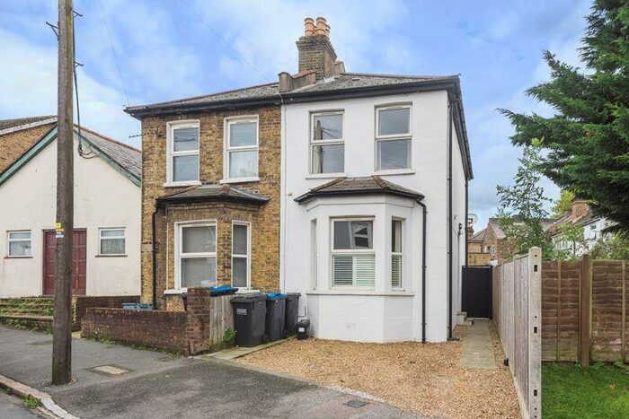 2 Bedroom Semi-Detached House To Rent In Bynes Road, South Croydon, CR2