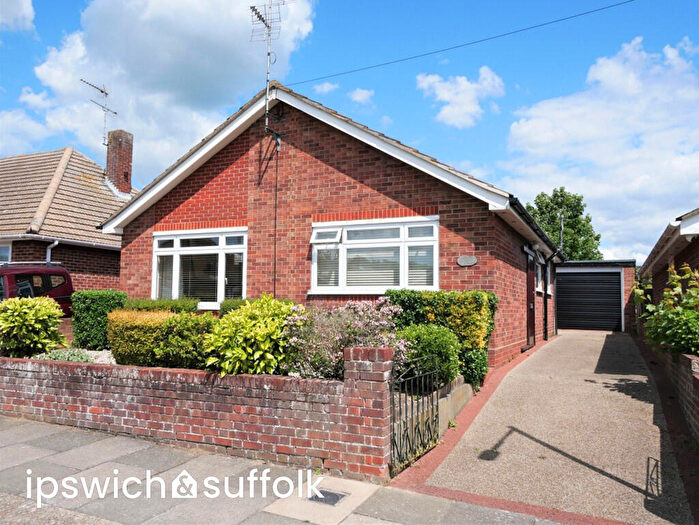 2 Bedroom Detached Bungalow For Sale In Knightsdale Road, Ipswich, IP1