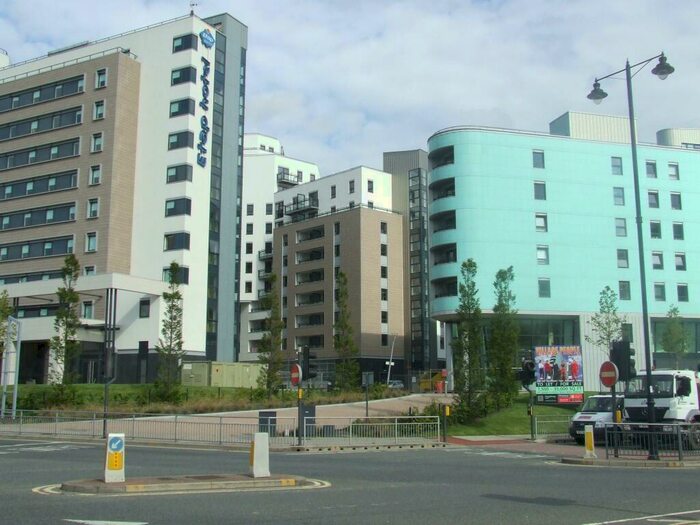 Flat To Rent In Gateway East, Marsh Lane, Leeds, LS9