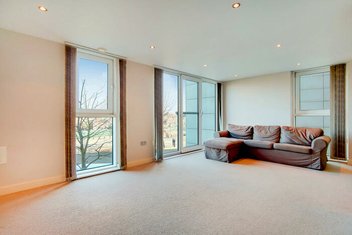 1 Bedroom Apartment To Rent In Atlantic Apartments, Royal Victoria Dock, E16