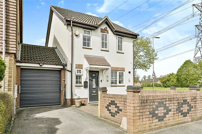 3 Bedroom Detached House For Sale In Tamar Close, Stevenage, Hertfordshire, SG1