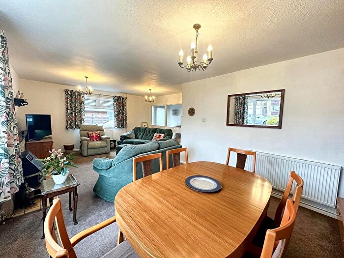 3 Bedroom Detached Bungalow For Sale In Kingston Close Long Buckby, NN6