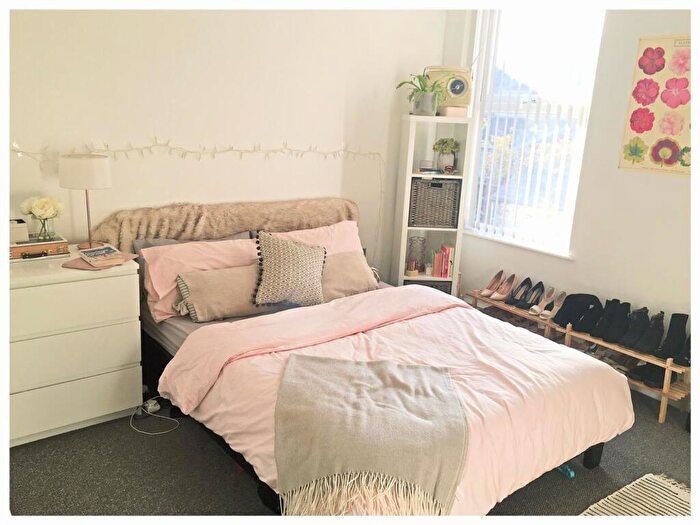 5 Bedroom Terraced House To Rent In Edmund Road, S2