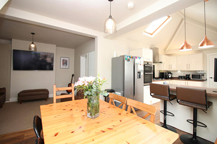 5 Bedroom Semi Detached House For Sale In Gresham Road, Thornton-Cleveleys, FY5