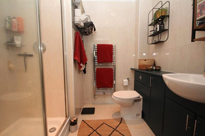 2 Bedroom Apartment For Sale In Warren Road, Alum Chine, BH4