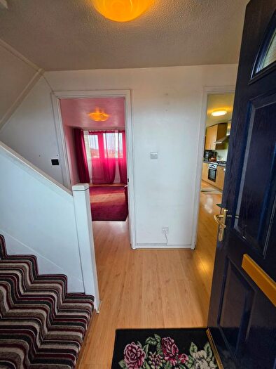 2 Bedroom Flat To Rent In Bower Street, London, E1