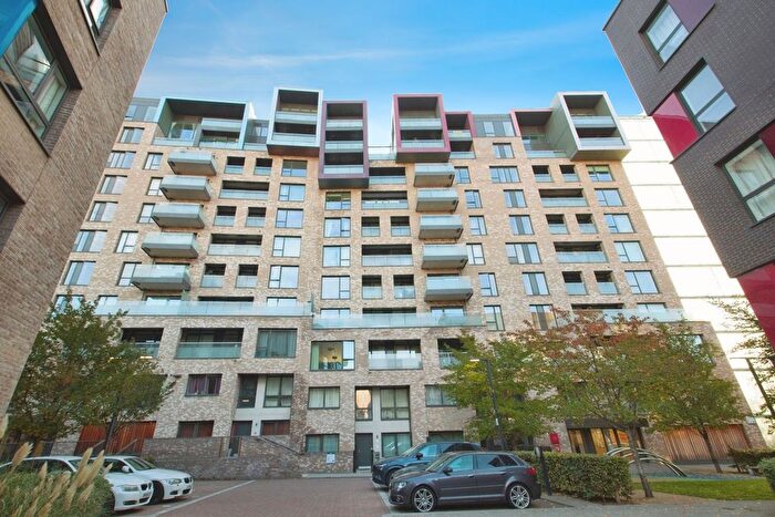 2 Bedroom Flat For Sale In Peartree Way, London, SE10