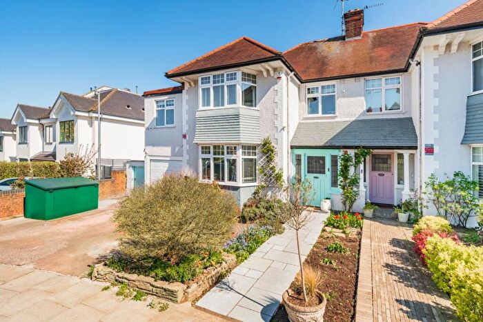 5 Bedroom Semi Detached House For Sale In Creighton Avenue, London, N10