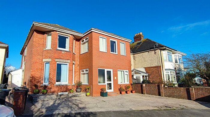 4 Bedroom Detached House For Sale In Waverley Road, Lodmoor, DT3