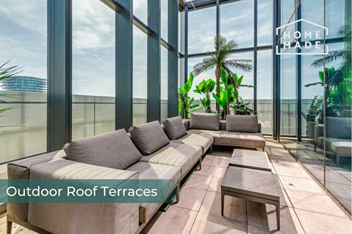 3 Bedroom Flat To Rent In Sirocco Tower, Canary Wharf, E14