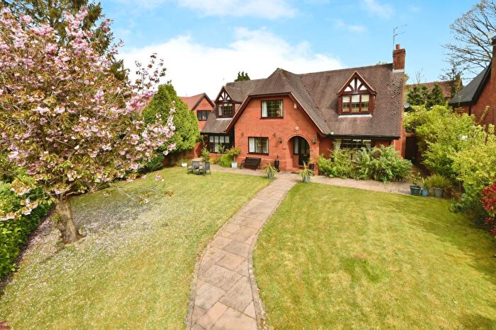 4 Bedroom Detached House For Sale In Guernsey Drive, Newcastle, Staffordshire, ST5