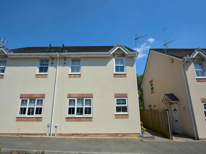 3 Bedroom Semi-Detached House To Rent In Manmoel Road, Croespenmaen, Crumlin, Newport, NP11